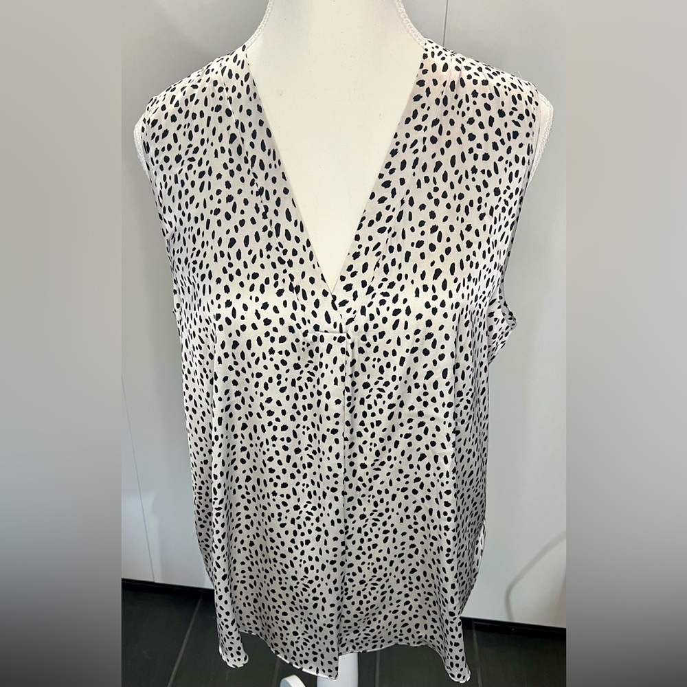 SINCERELY JULES Black and white polka dot | satiny sleeveless top | Size Large